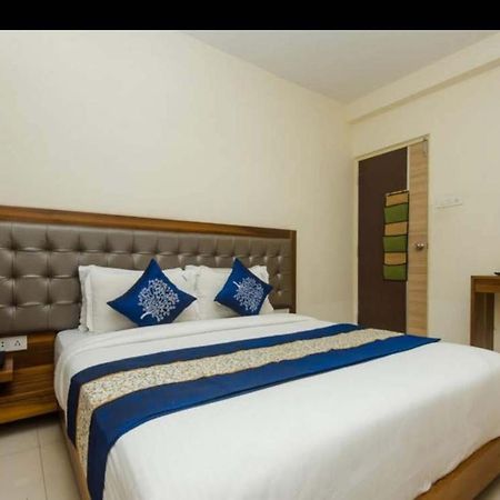 Hotel Powai Comfort Мумбаи Экстерьер фото