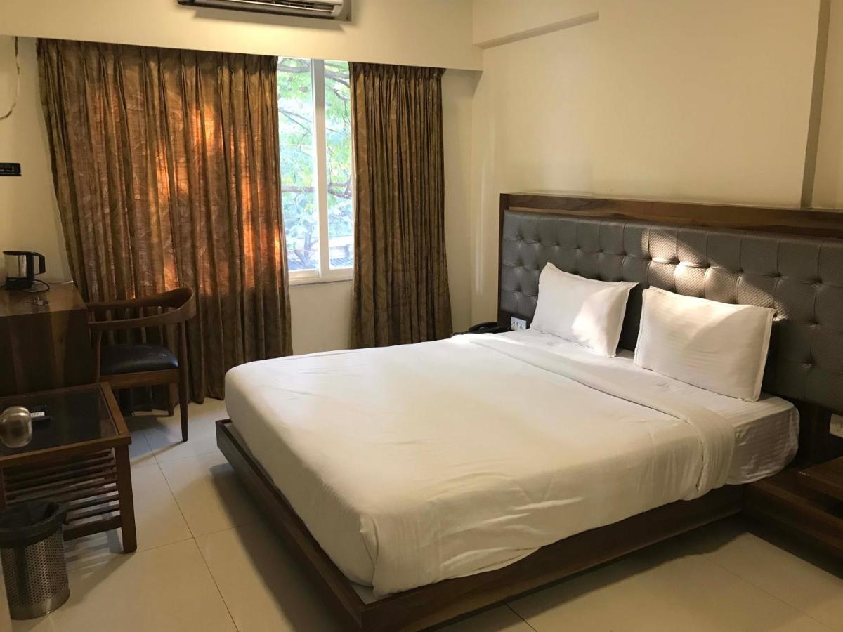 Hotel Powai Comfort Мумбаи Экстерьер фото