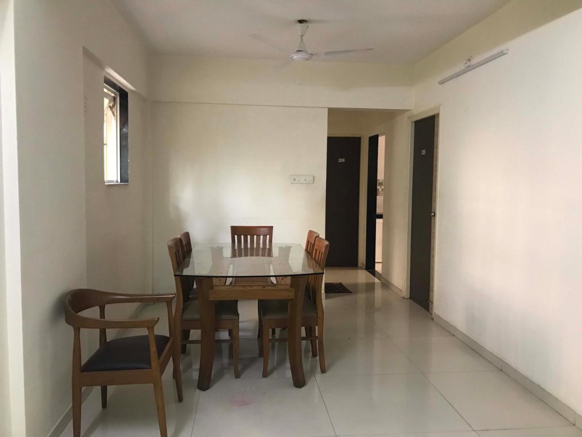 Hotel Powai Comfort Мумбаи Экстерьер фото